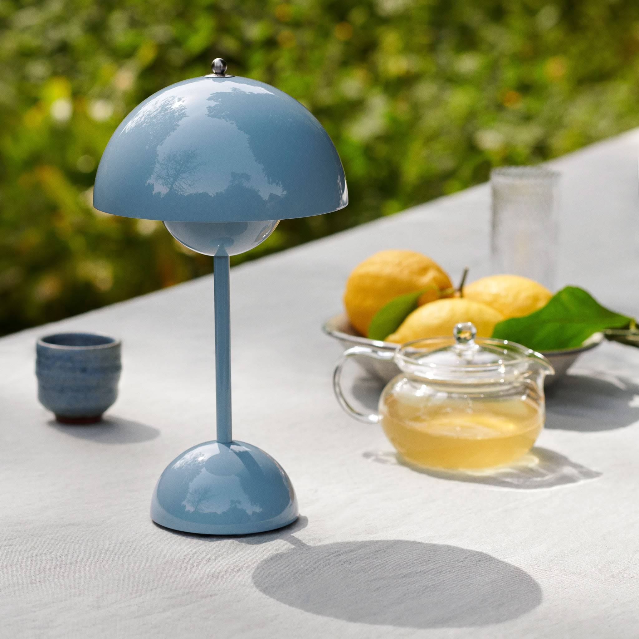 Flowerpot VP9 LED Portable Lamp - Signal Green