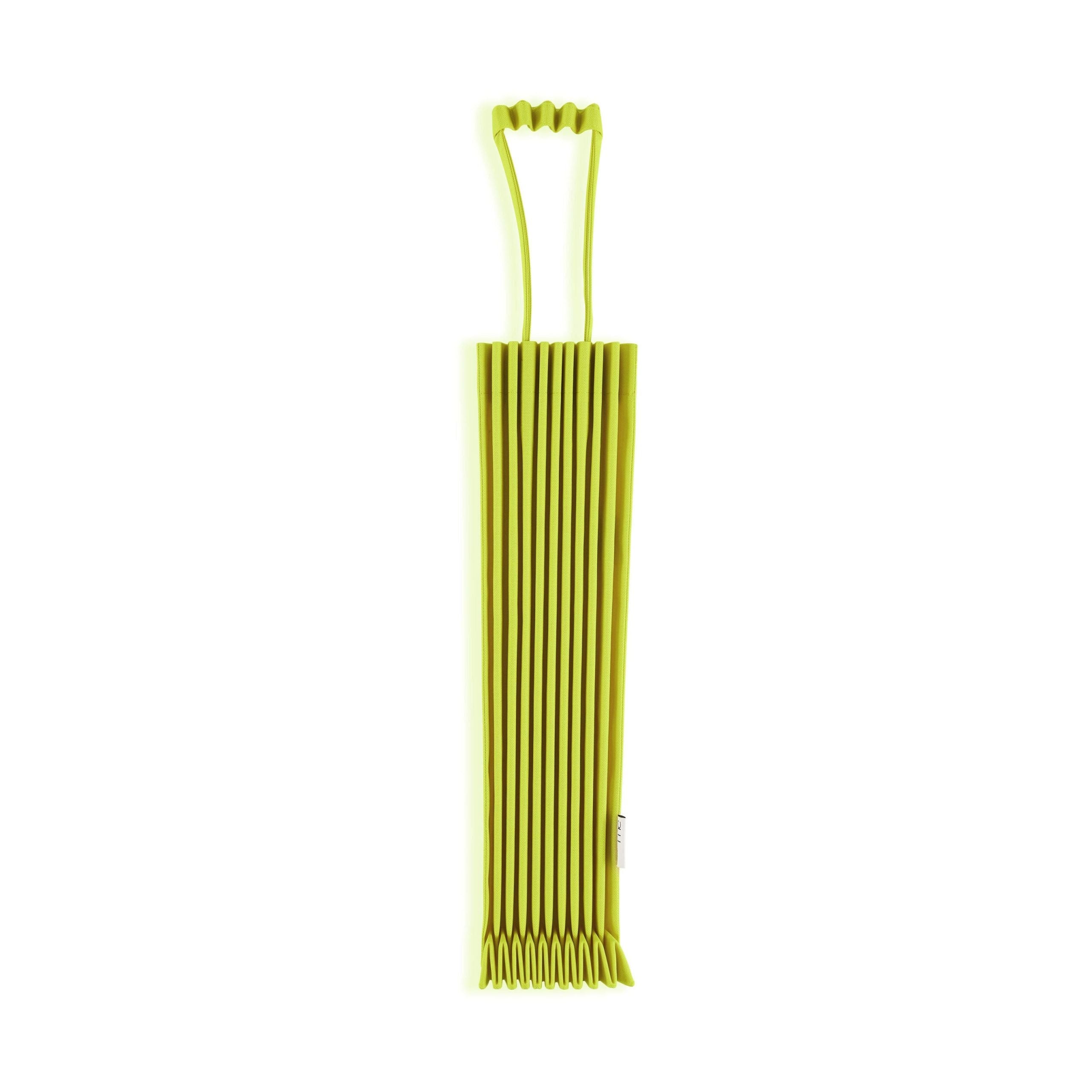 me ISSEY MIYAKE Recycled Polyester Trunk Pleats Bag - Apple Green