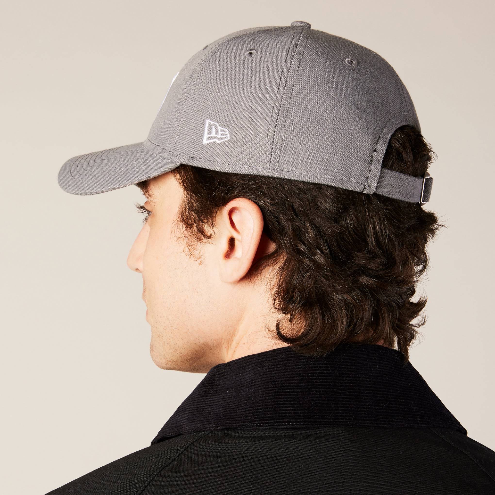 MoMA NY Yankees Adjustable Baseball Cap - Storm Gray