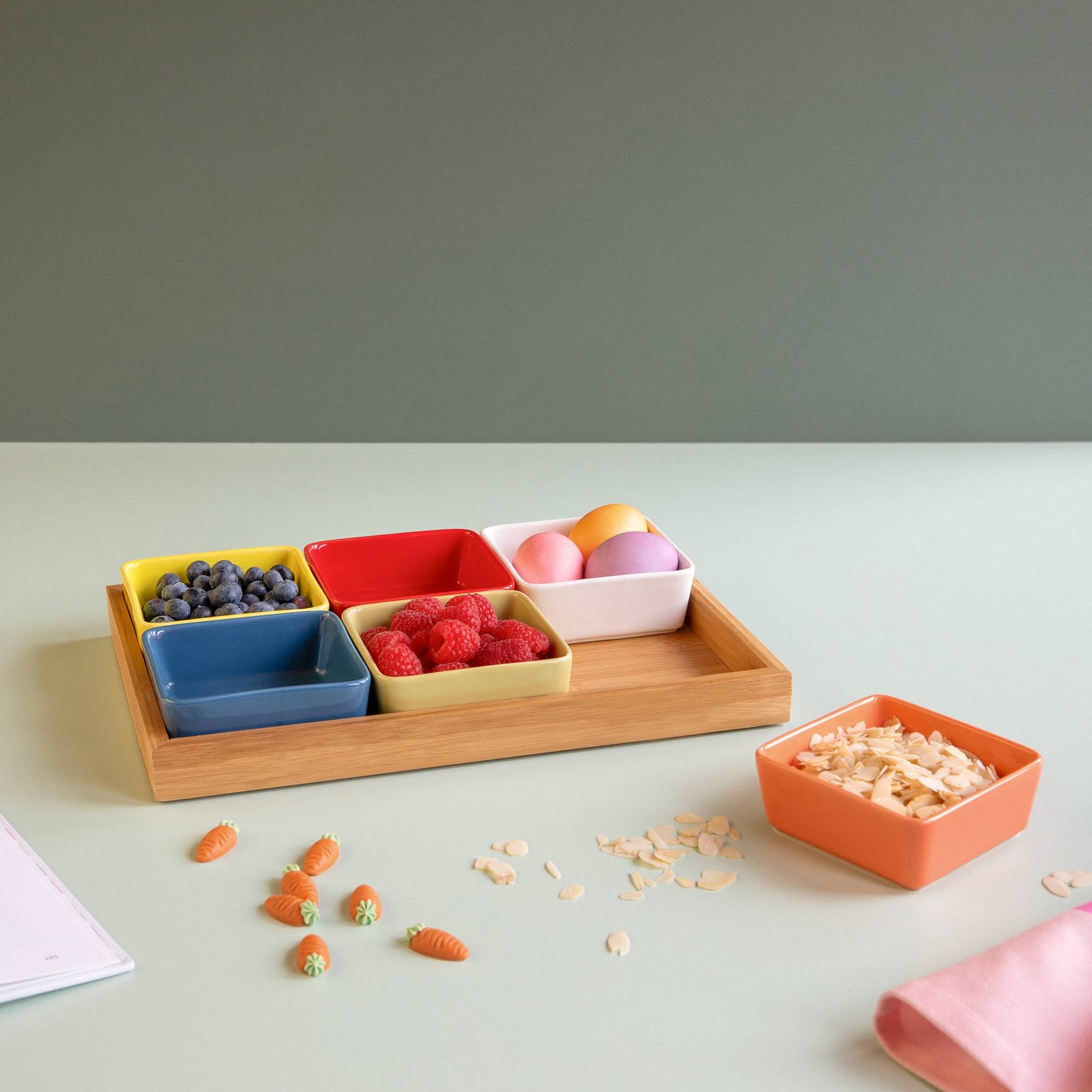Snack and Serve Tray with Set of 6 Bowls