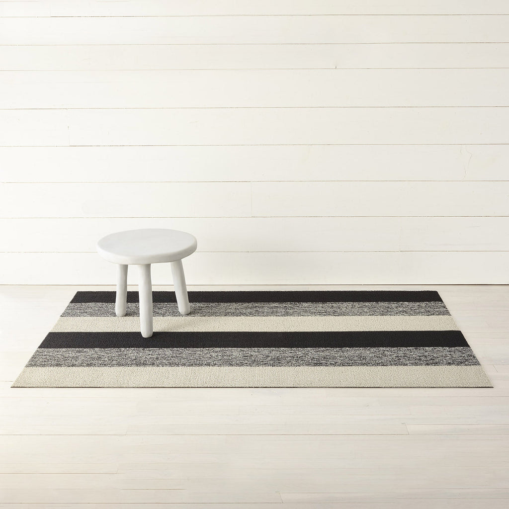 Chilewich Marbled Stripe Shag Floormat - Salt &amp; Pepper