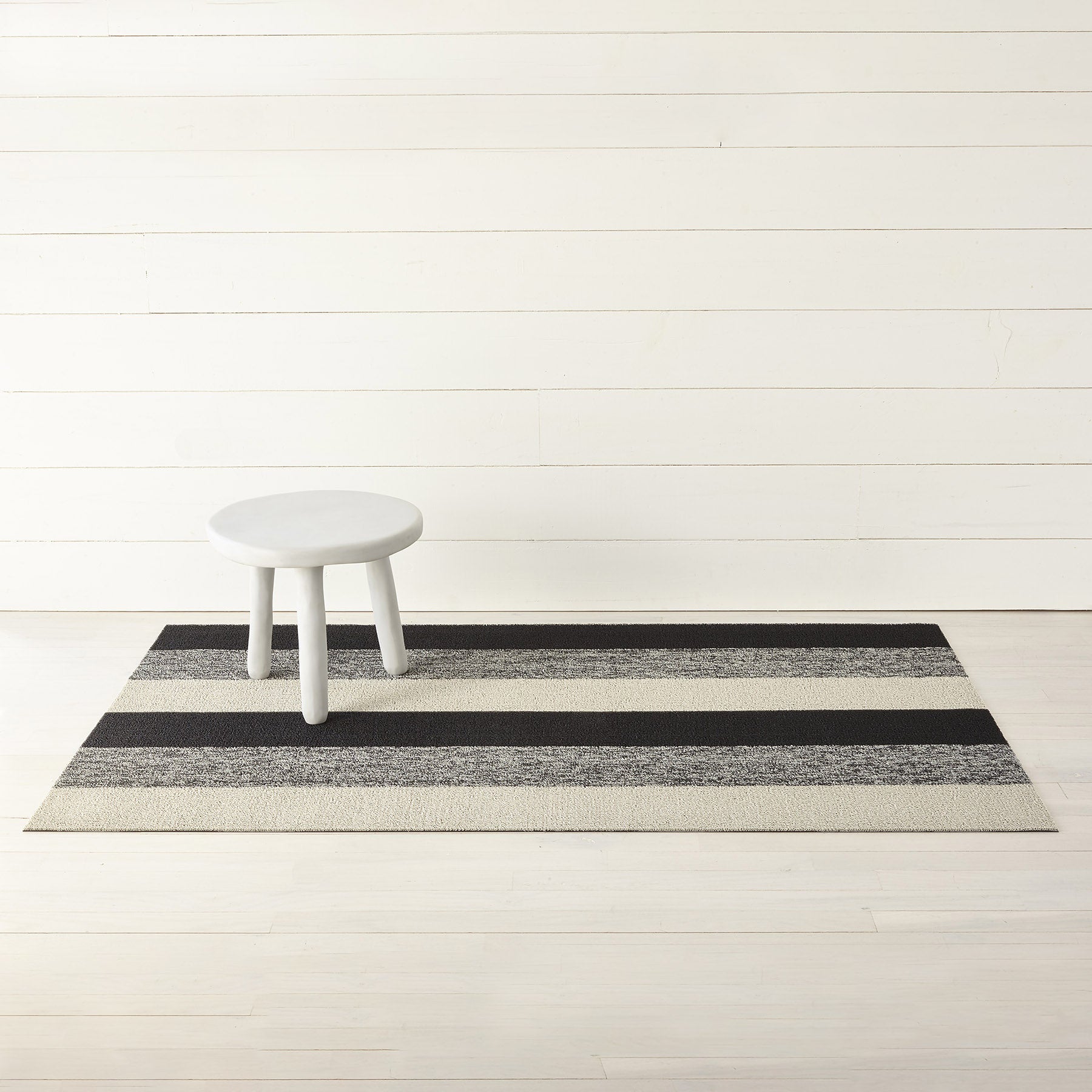 Chilewich Marbled Stripe Shag Floormat - Salt &amp; Pepper