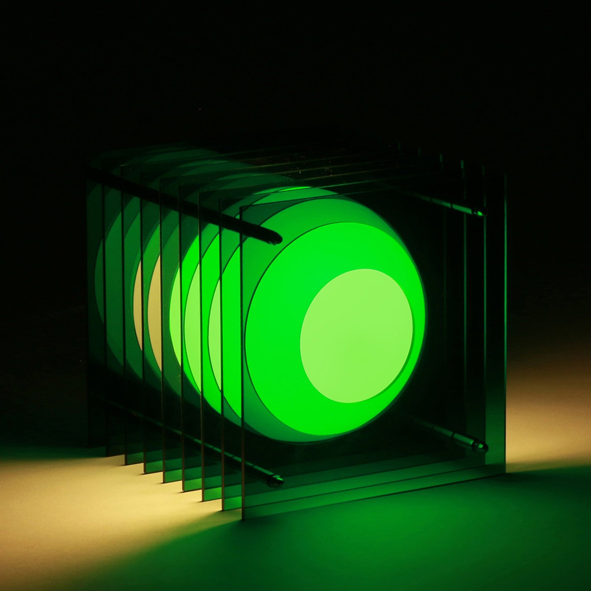 L?p Layers Table Lamp - Green