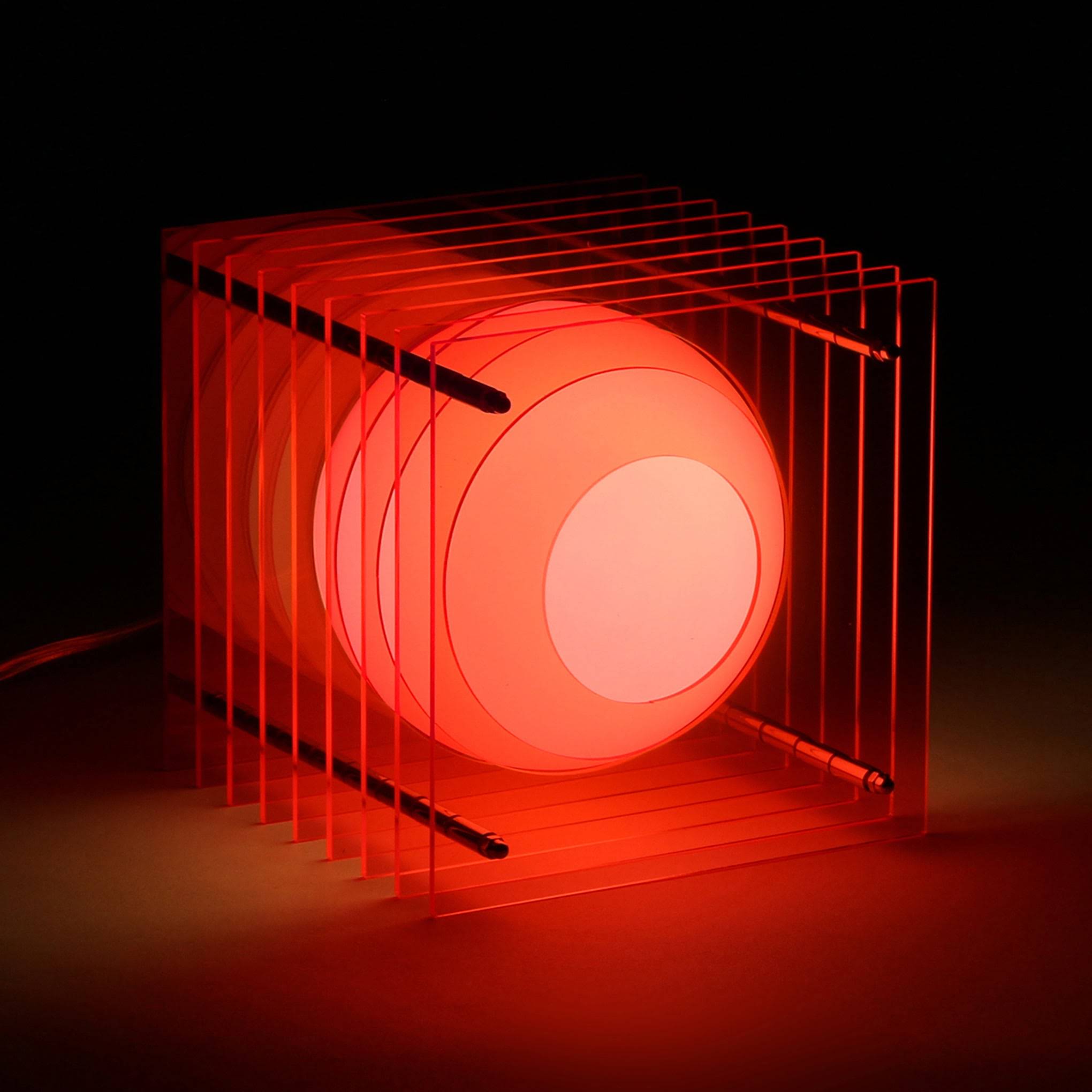 L?p Layers Table Lamp - Electric Pink