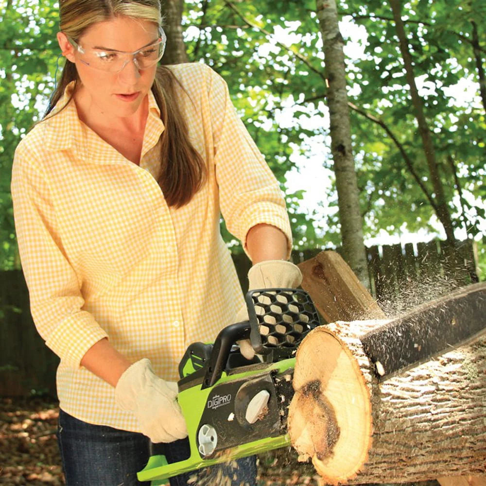 Greenworks 40V 16" Cordless Brushless Chainsaw with 4.0 Ah Battery and Charger, 20312
