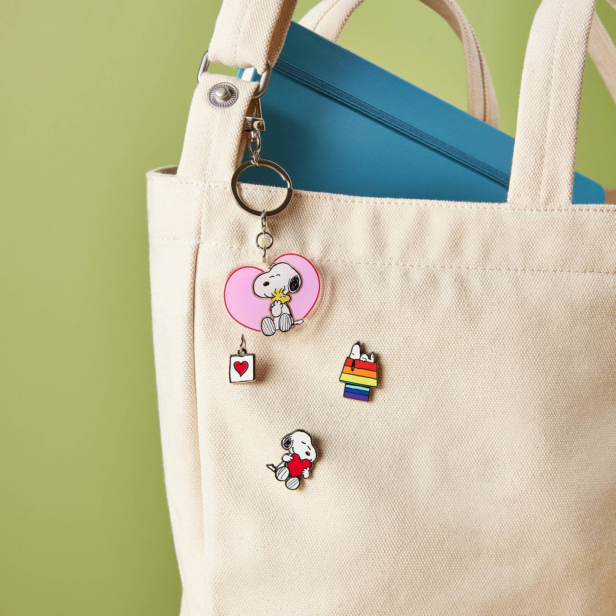 Snoopy Valentine Enamel Key Ring