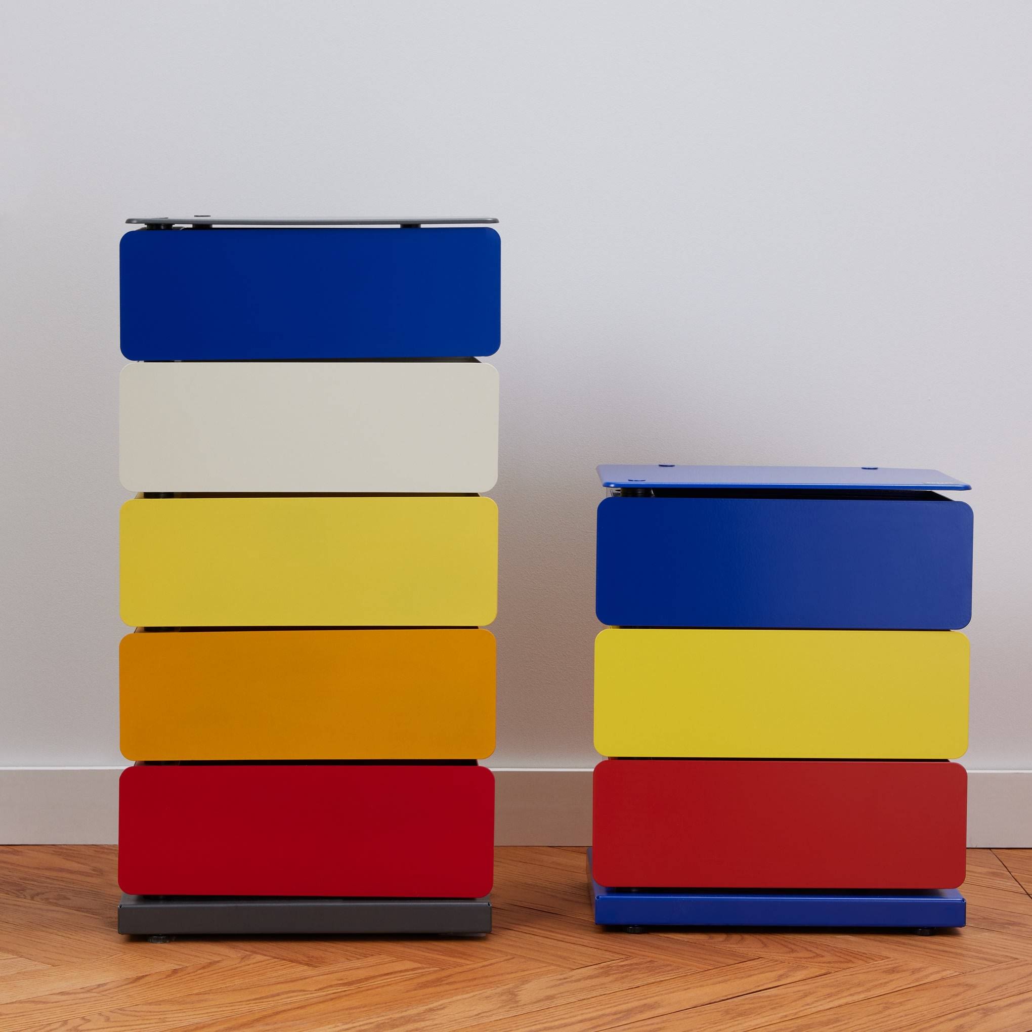 3-Drawer Pivot Cabinet