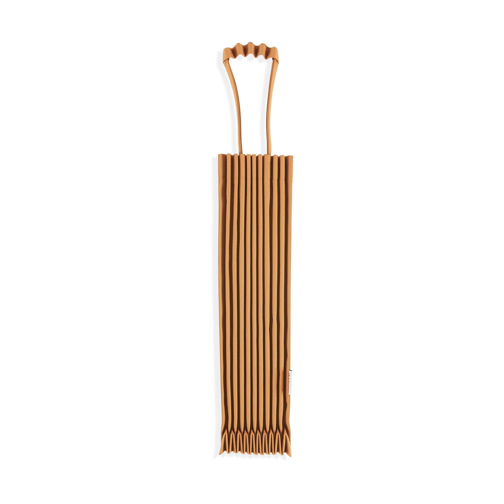 me ISSEY MIYAKE Recycled Polyester Trunk Pleats Bag - Bread
