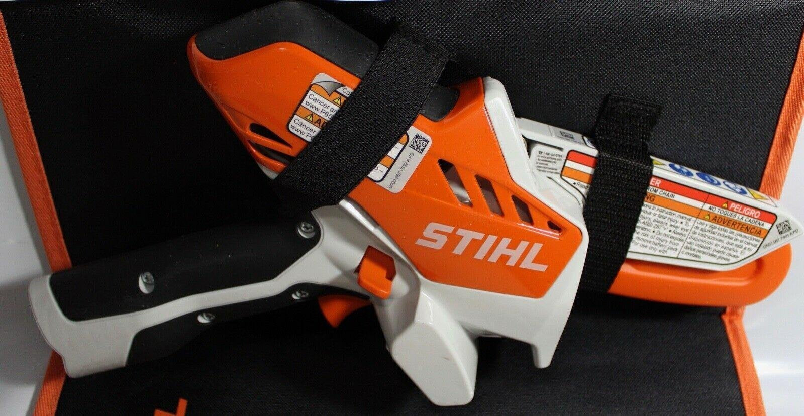 STIHL GTA 26 PRUNER CHAINSAW W/CARRYING CASE BATTERY AND CHARGER.