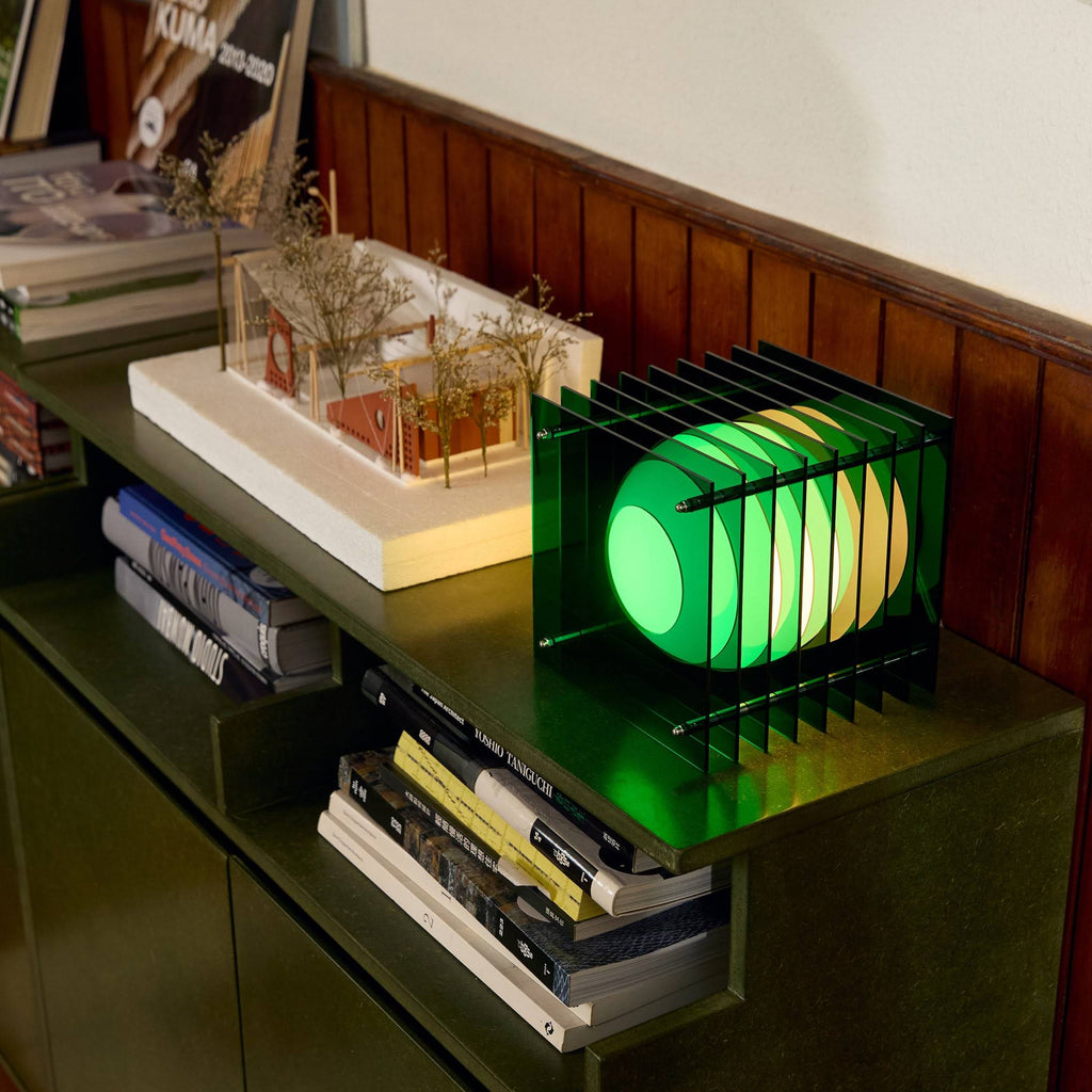 L?p Layers Table Lamp - Green