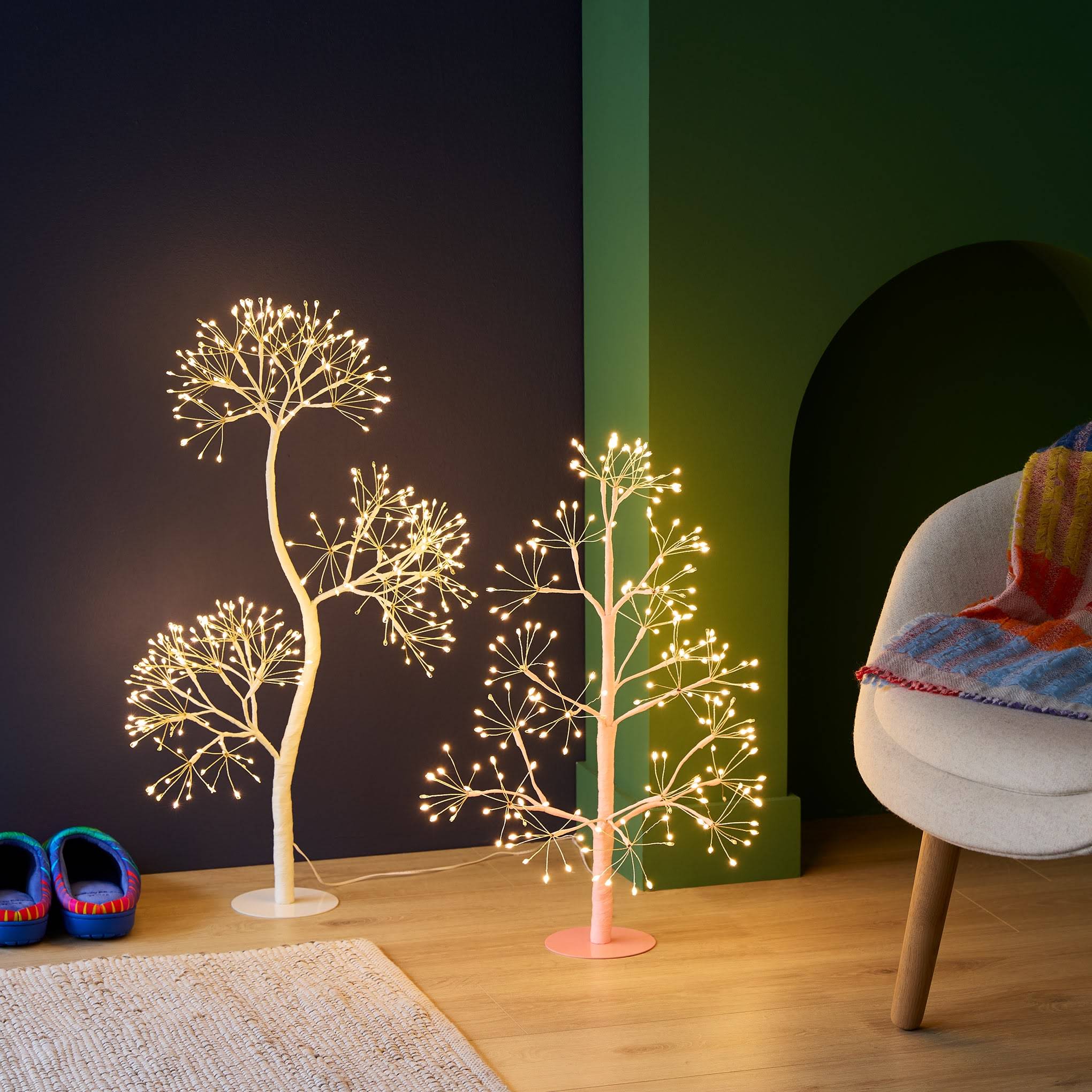 LED Lighted Twinkly Tree - Pink Twinkle