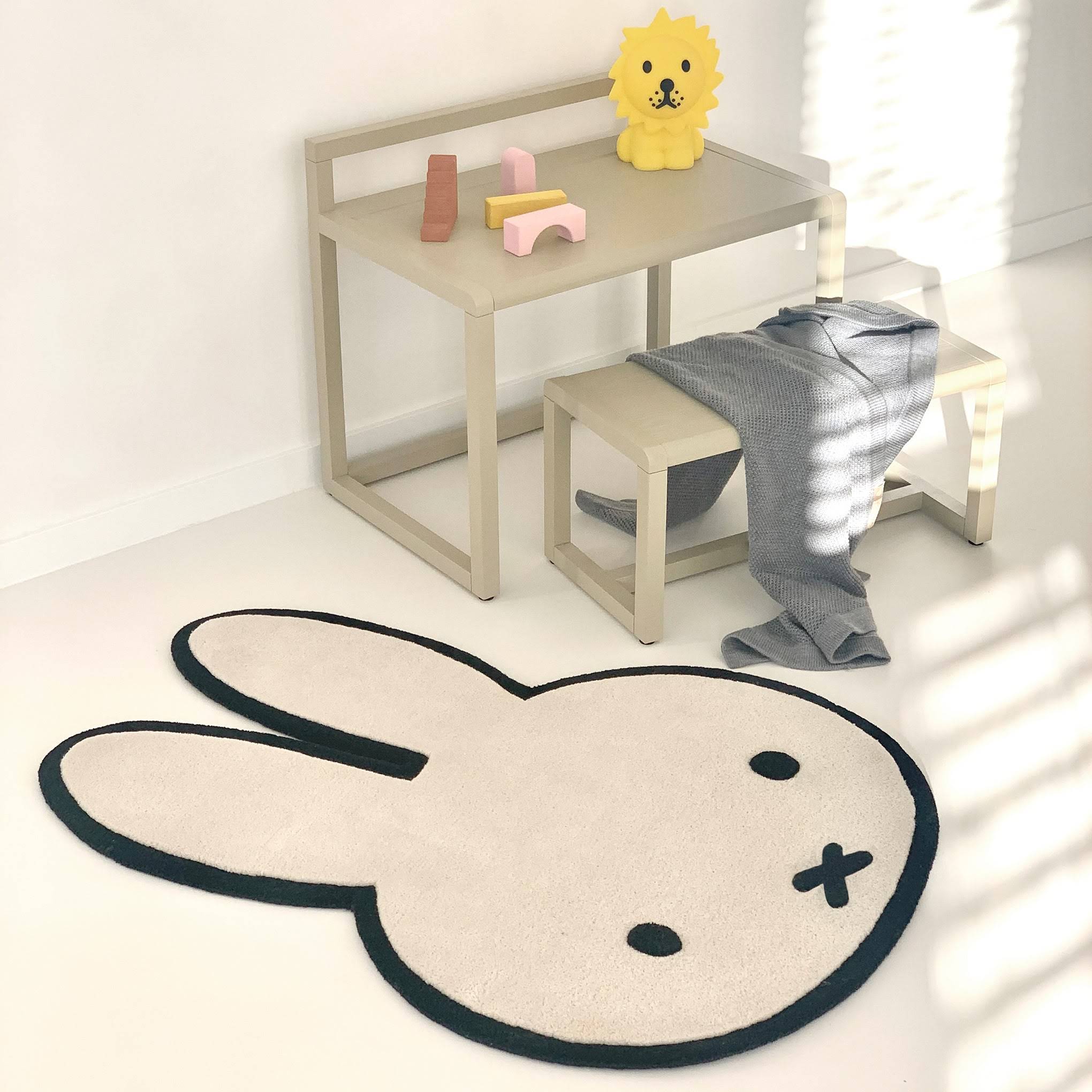 Miffy &amp; Friends Wool Rug - White