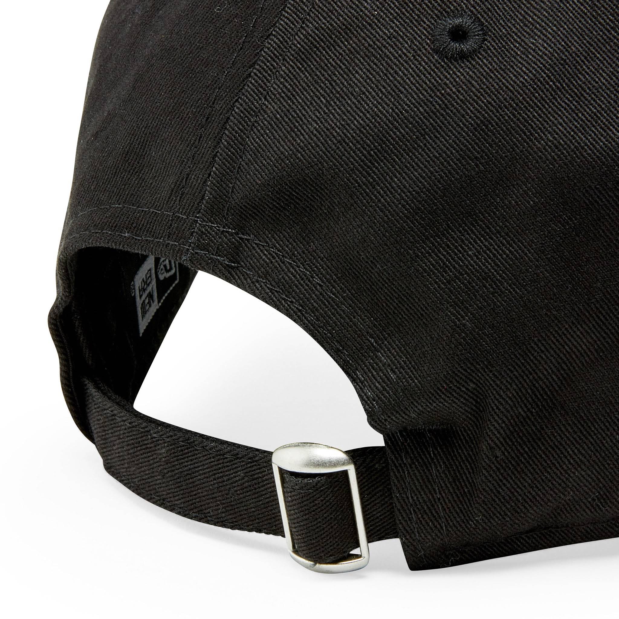 MoMA NY Yankees Adjustable Baseball Cap - Black