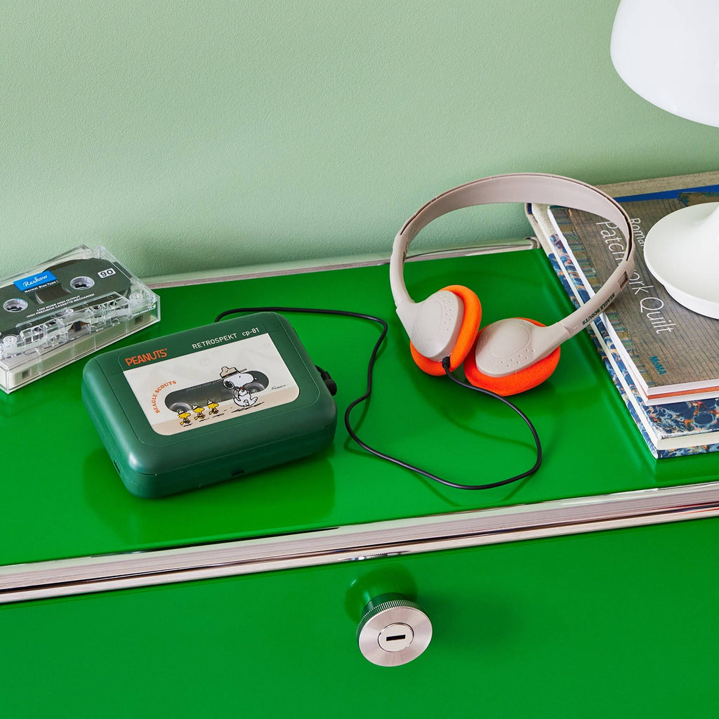 Snoopy's Beagle Scouts CP-81 Cassette Player
