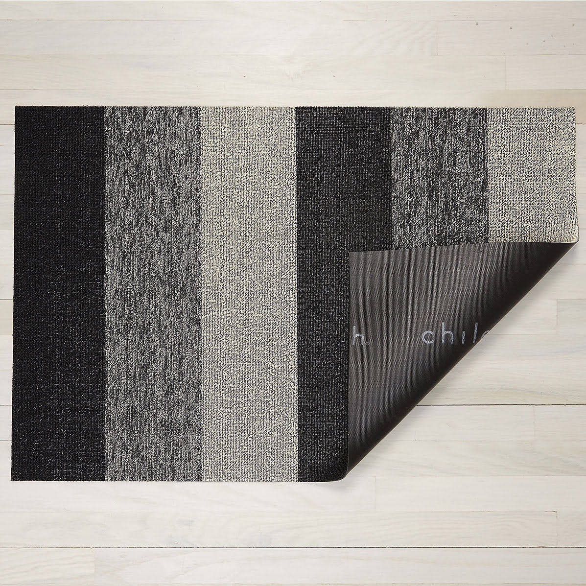 Chilewich Marbled Stripe Shag Floormat - Salt &amp; Pepper