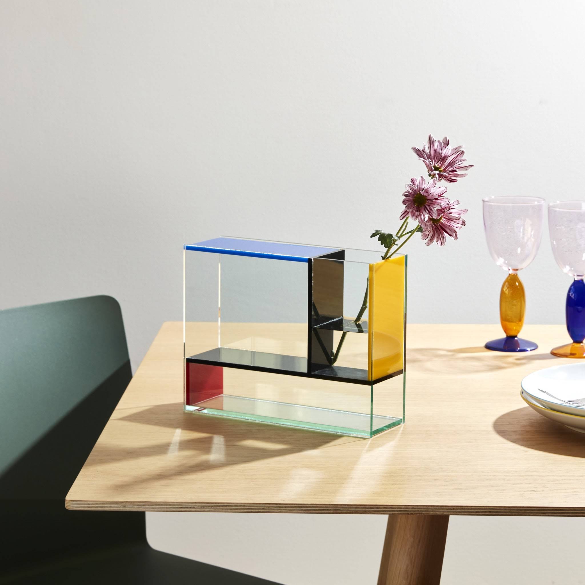 Mondri Vase - Primary