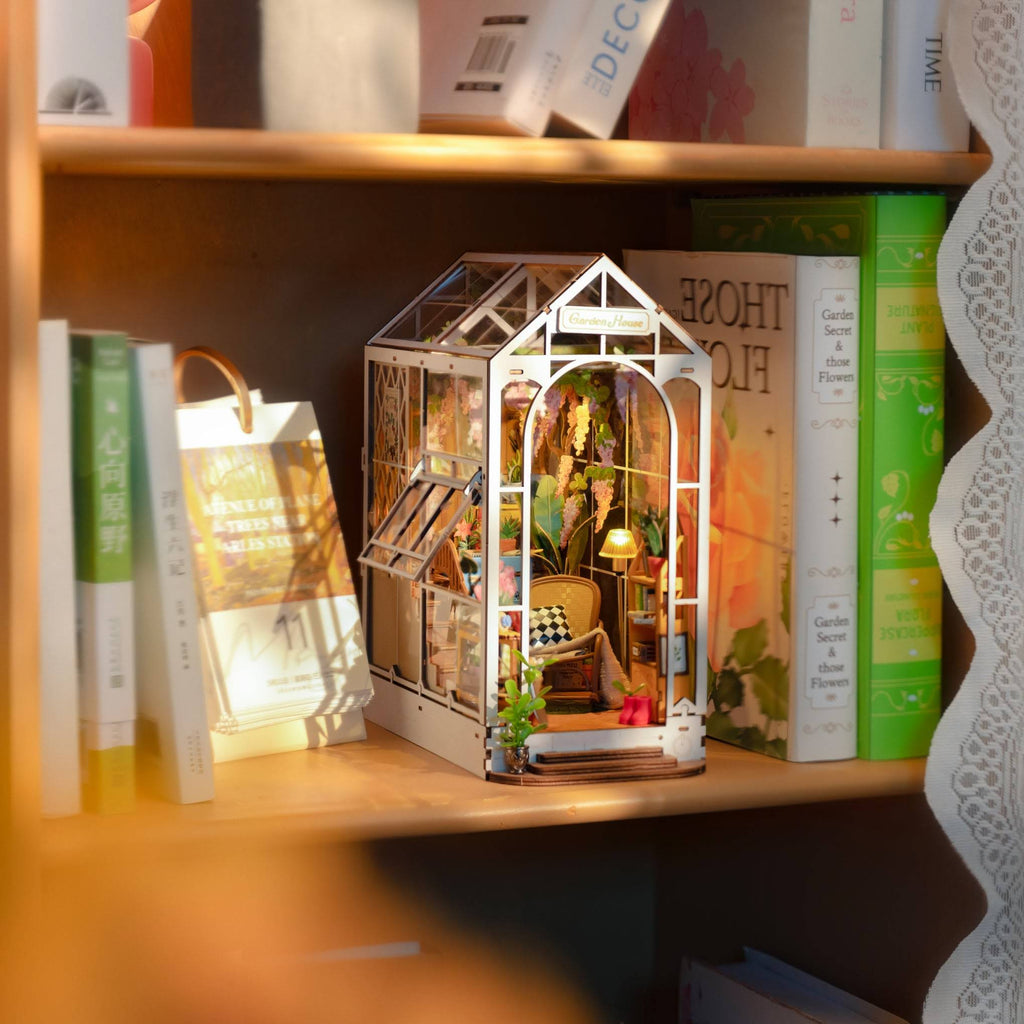 Rolife DIY Miniature House Kit - Garden