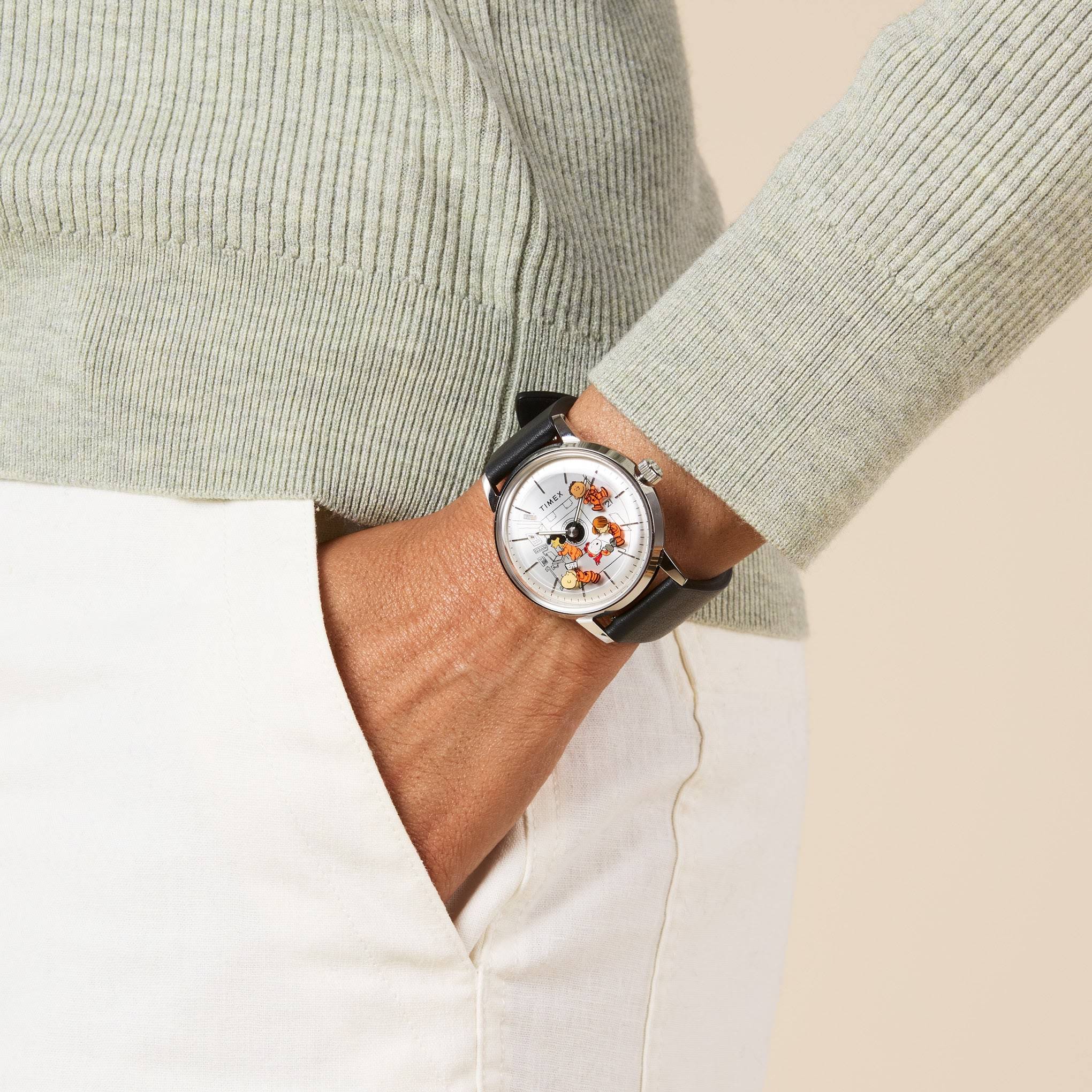 Snoopy &amp; Peanuts Marlin Space Watch