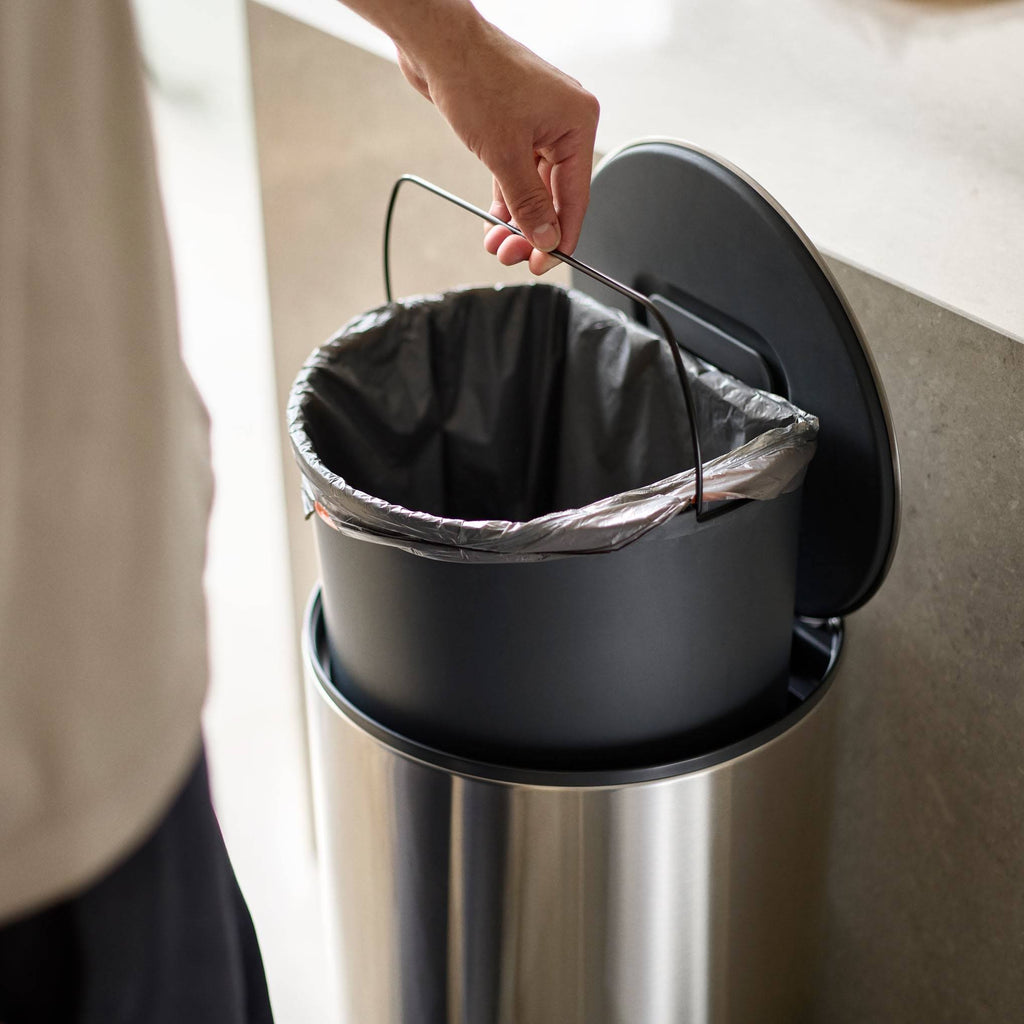 Joseph Joseph Arc Trash Bin - Large