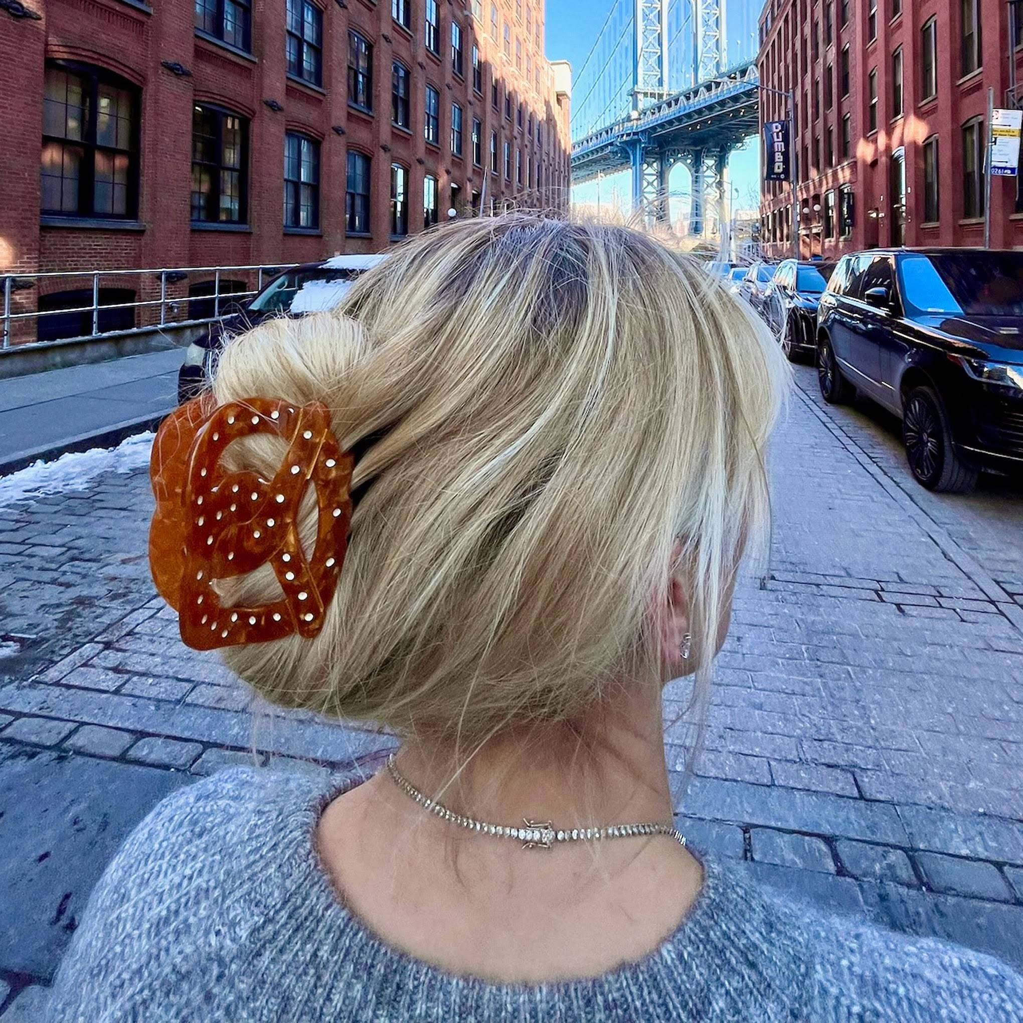 Solar Eclipse Hair Clip - Pretzel